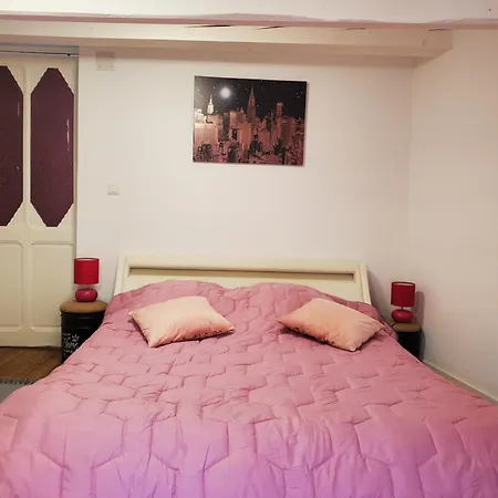 Charmante Petite Maison Audoise Holiday home Trausse